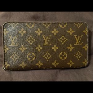Louis Vuitton Zippy Organizer